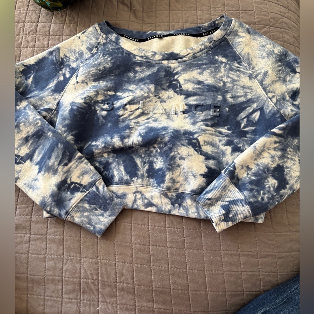 Balance cropped Tie-Dye yoga Sweatshirt never worn size small